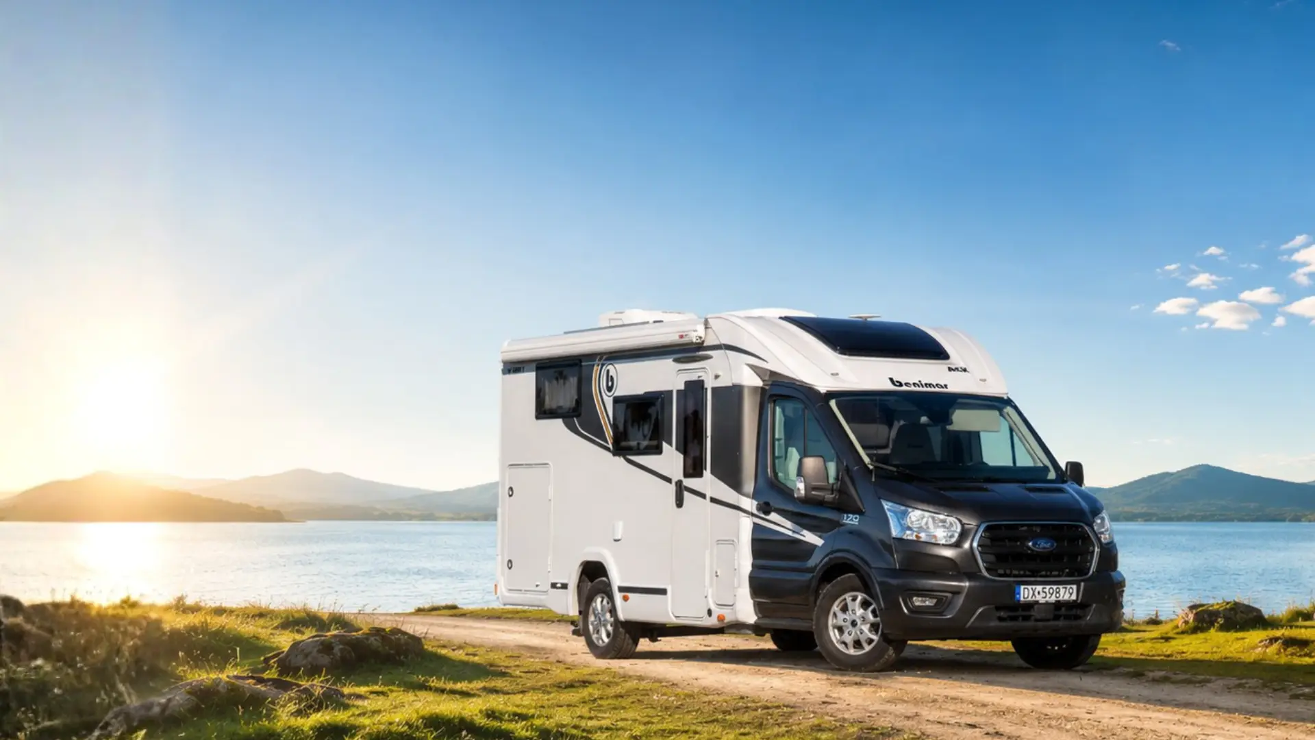 Kamper Ford Y861 Yrteo nad jeziorem