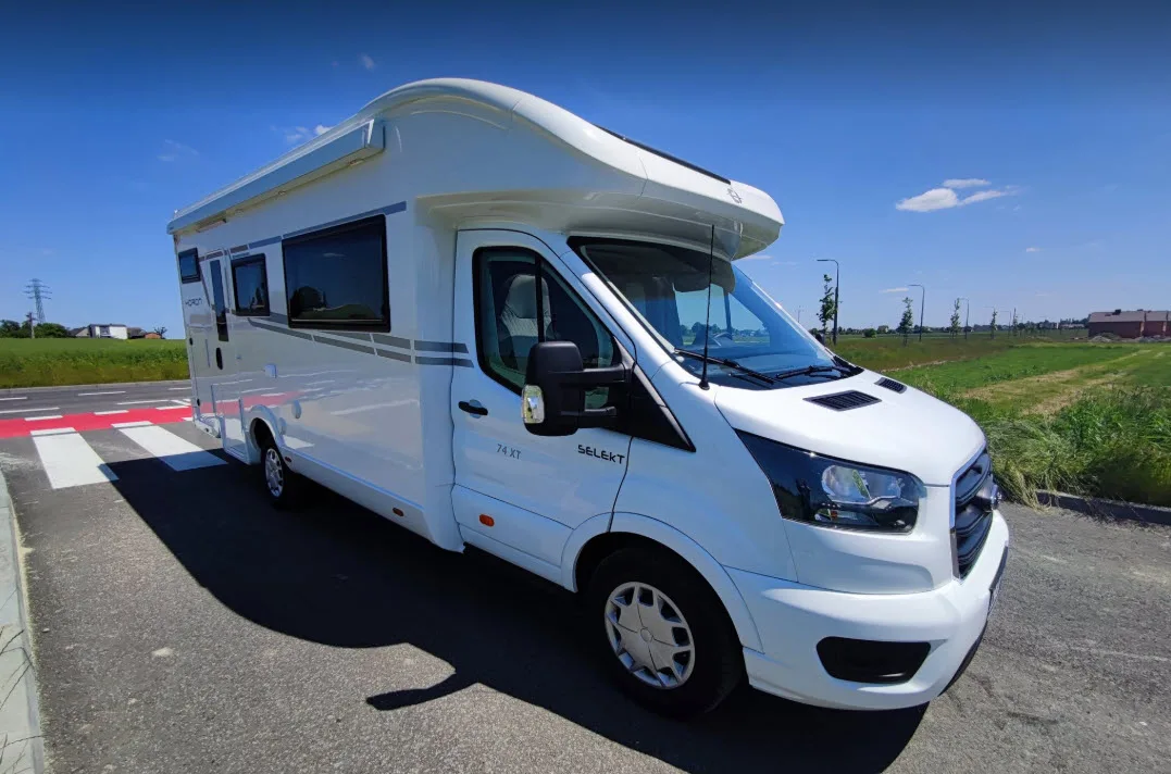 Horon 74 XT, rodzinny kamper na podwoziu Forda Transit